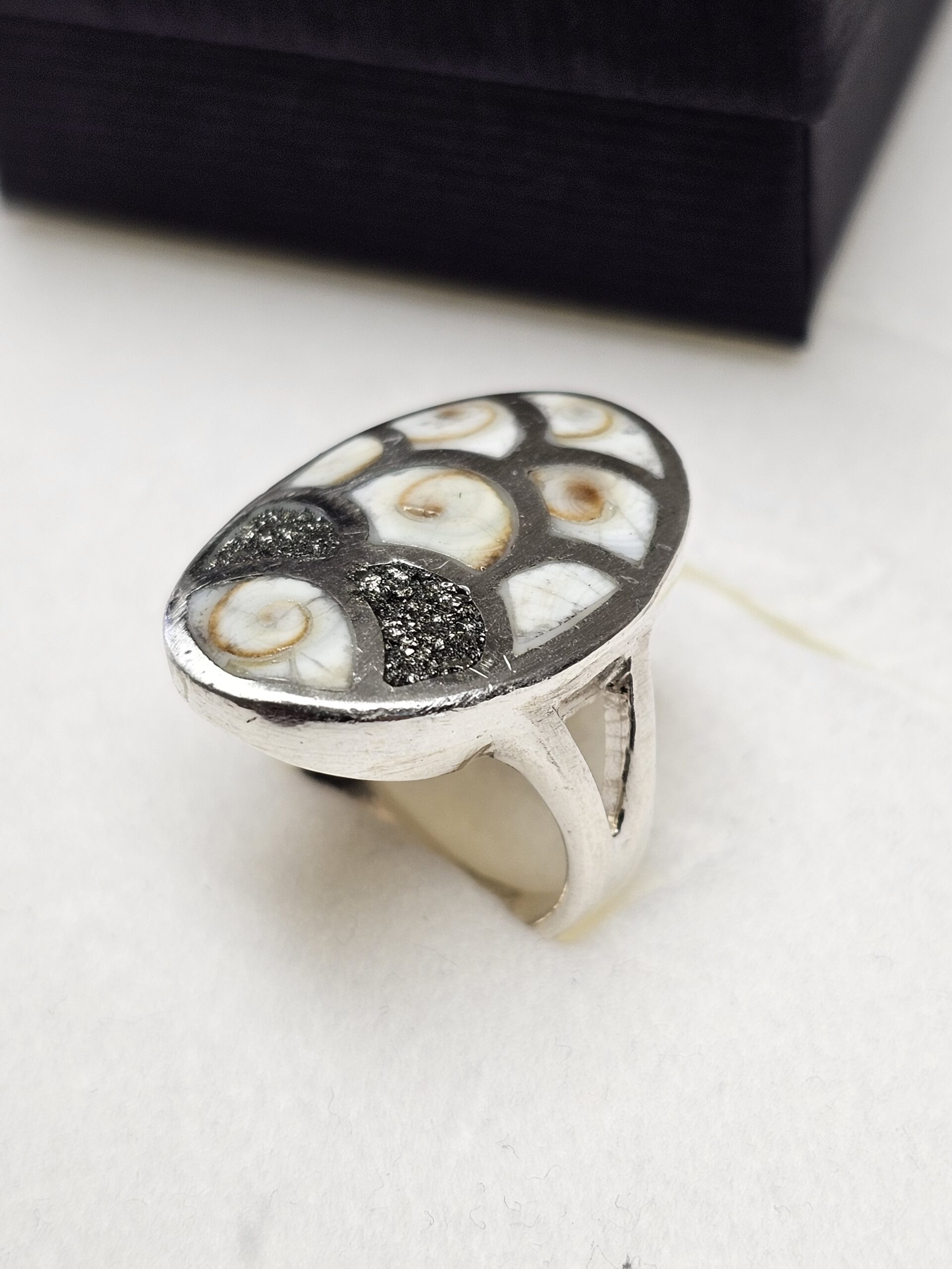 17,7 mm Besonders schöner Ring Silber 925 Shivamuschel Muschel & Pyrit Einlage Vintage elegant SR1021 – Bild 3