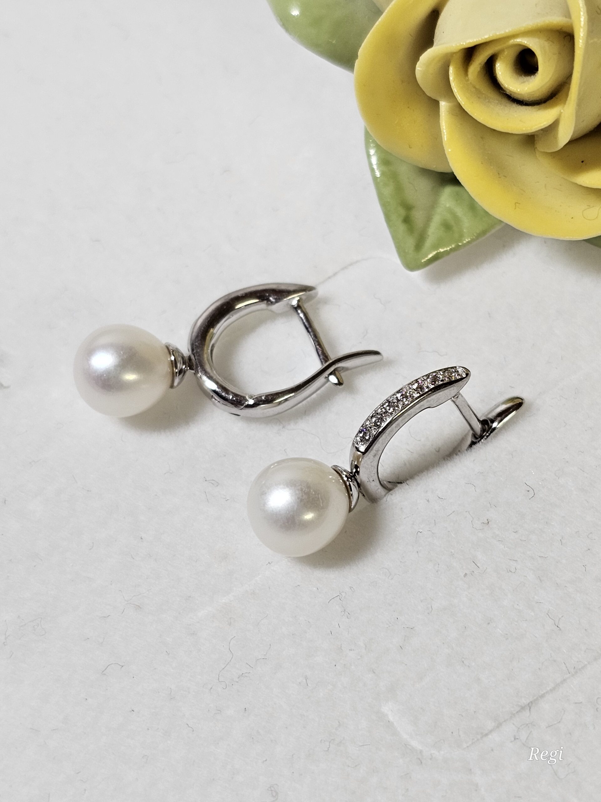 Ohrringe Creolen Klappcreolen Silber 925 Perlen weiß & Kristalle klar Design Vintage elegant SO427 – Bild 3