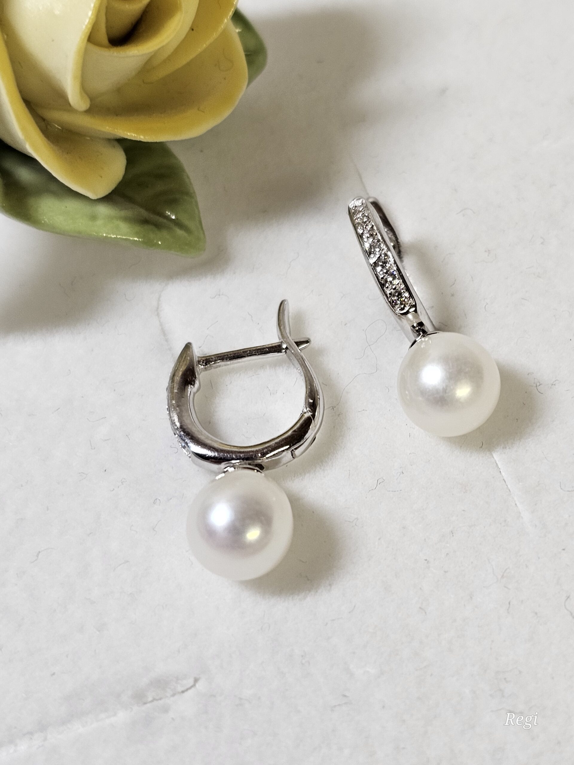 Ohrringe Creolen Klappcreolen Silber 925 Perlen weiß & Kristalle klar Design Vintage elegant SO427 – Bild 4