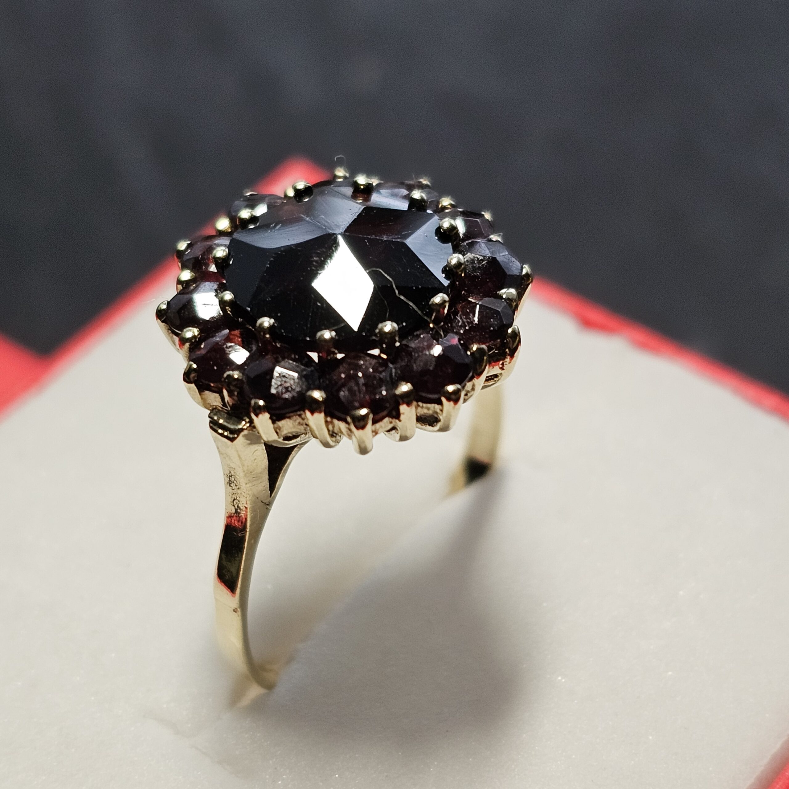 18,8 mm Ring nostalgischer Goldring Gold 333 Granat Vintage elegant GR359 – Bild 2