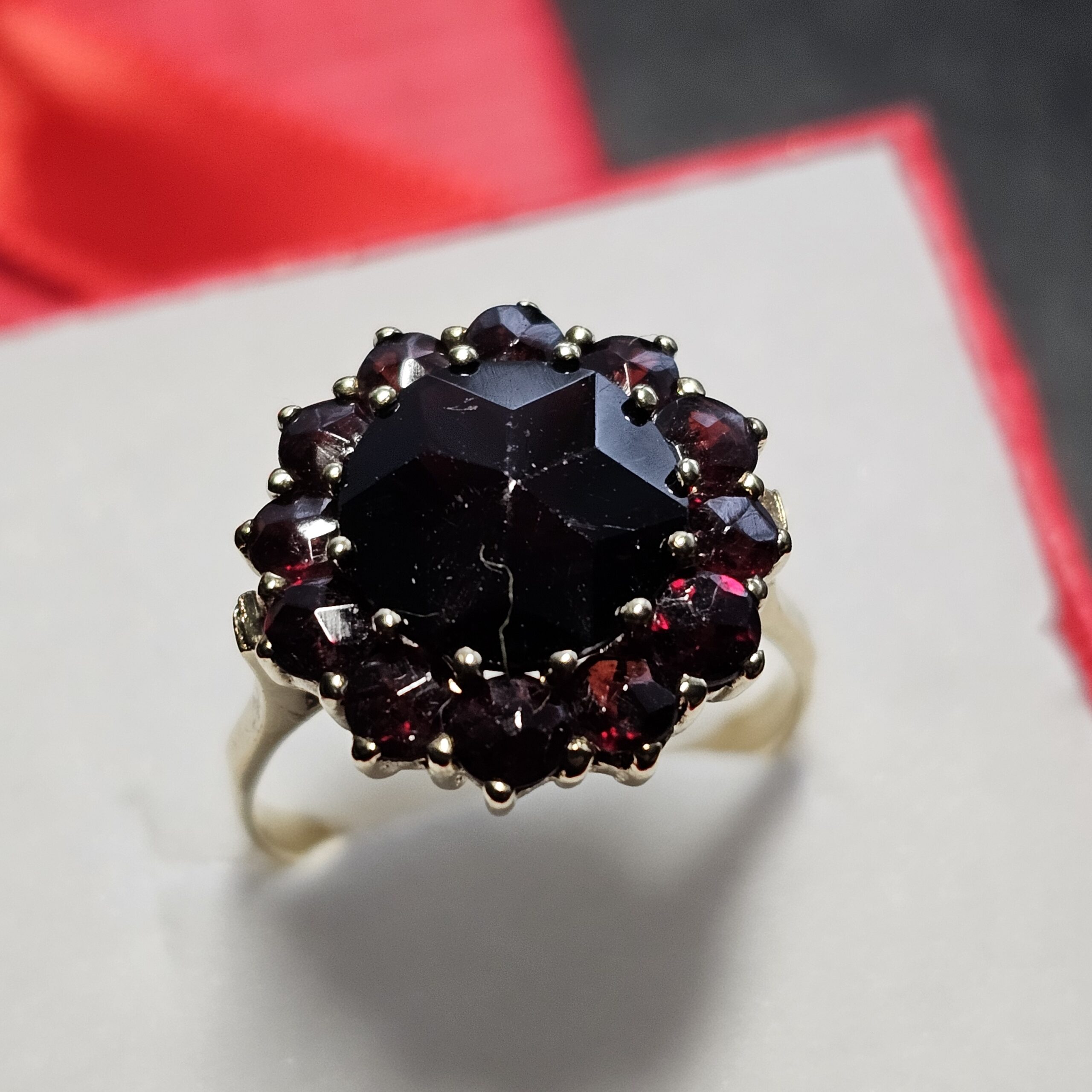 18,8 mm Ring nostalgischer Goldring Gold 333 Granat Vintage elegant GR359