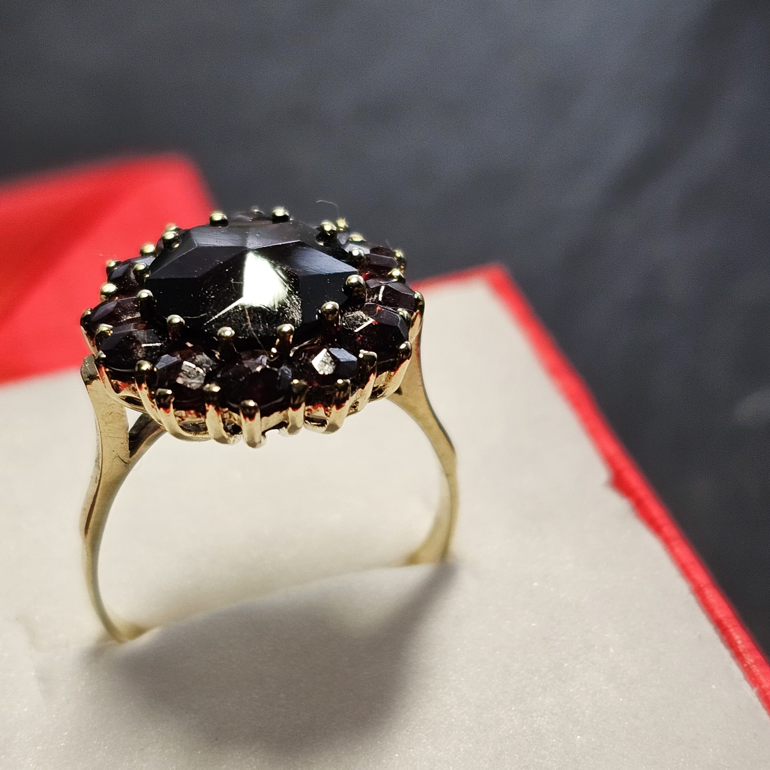 18,8 mm Ring nostalgischer Goldring Gold 333 Granat Vintage elegant GR359 – Bild 5