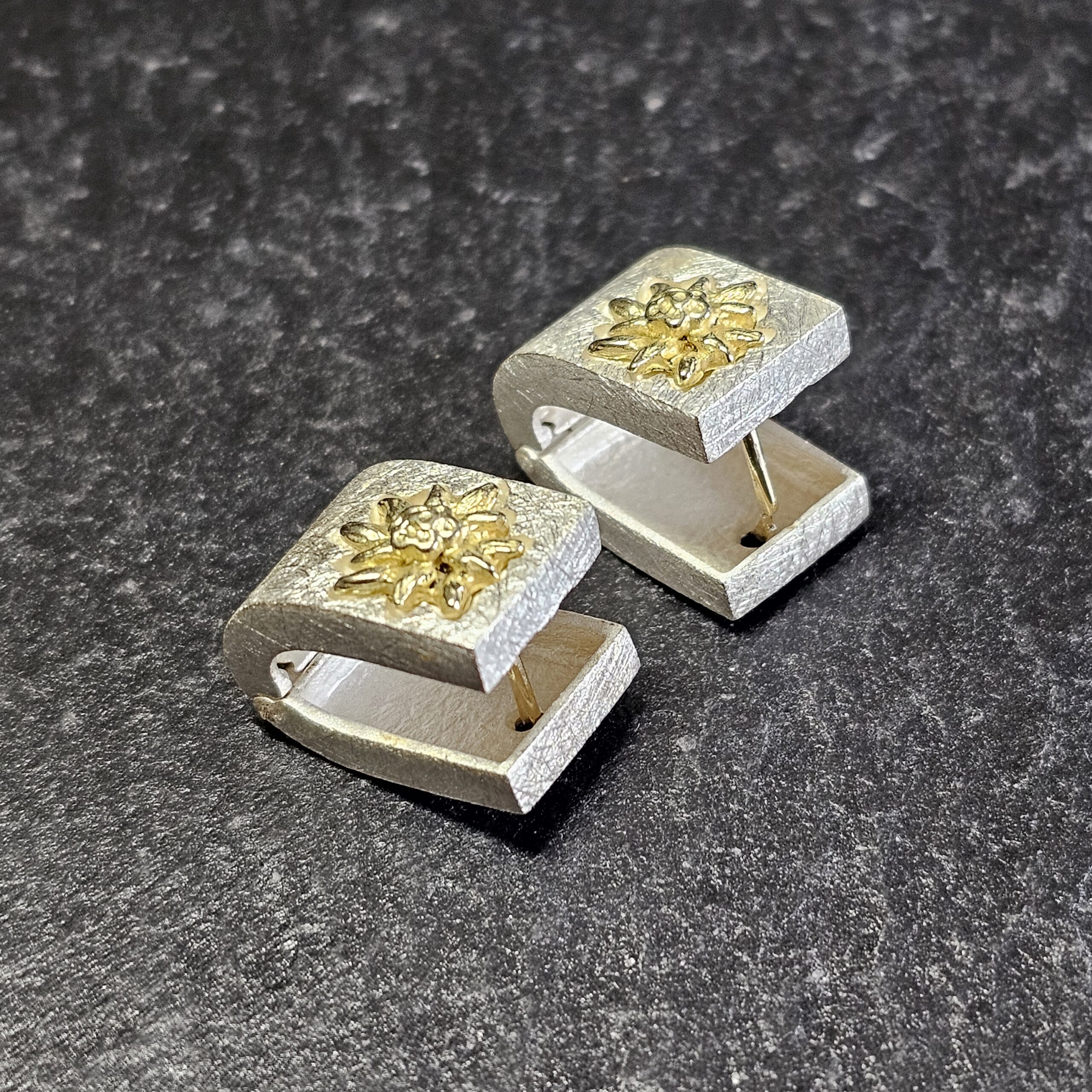 Ohrringe Klappcreolen Creolen Silber 925 gebürstet massiv teilvergoldet Edelweiß Tracht Trachtenschmuck Design Vintage elegant SO503 – Bild 2