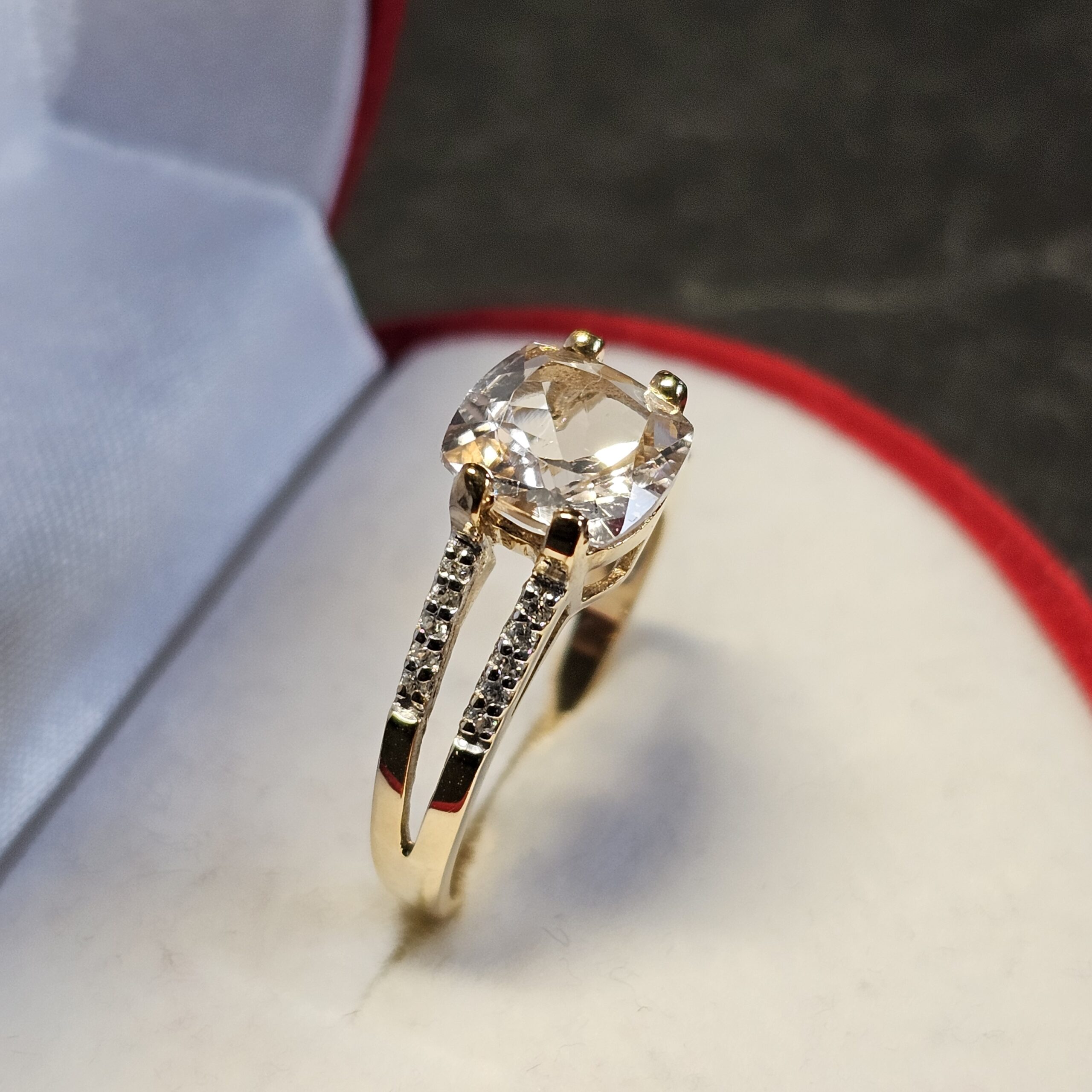 17,3 mm Nostalgischer Ring Gold 375 Kristalle Steinchen klar Design Vintage elegant GR398 – Bild 2