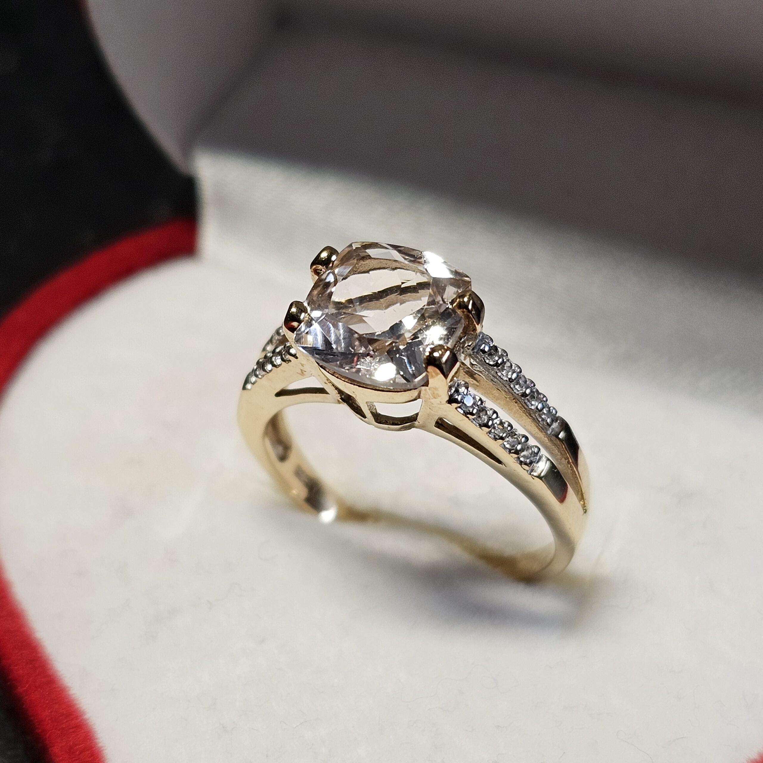 17,3 mm Nostalgischer Ring Gold 375 Kristalle Steinchen klar Design Vintage elegant GR398 – Bild 5