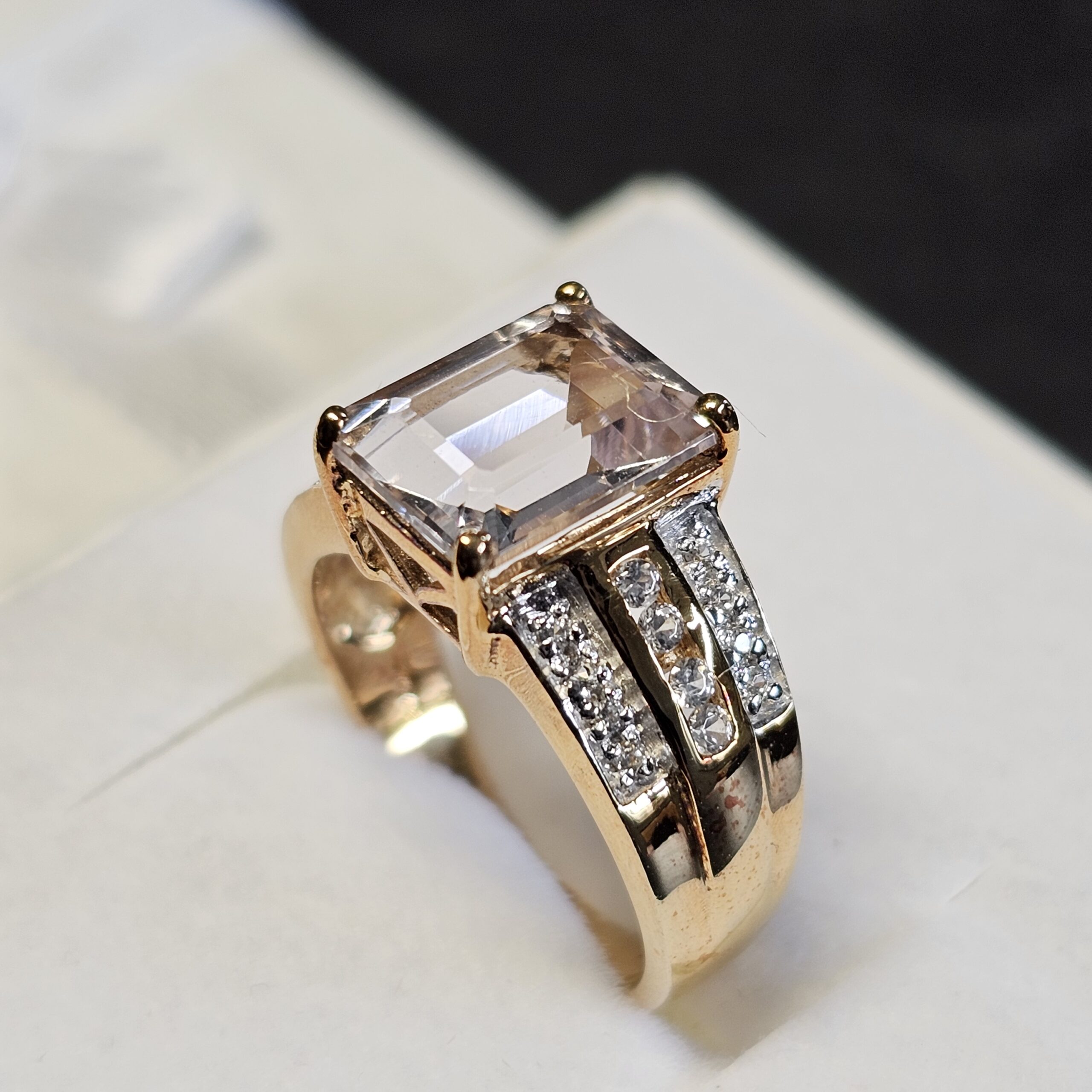 17,4 mm Nostalgischer Ring Gold 375 Bergkristall & Kristallsteinchen klein klar Vintage elegant GR404 – Bild 2