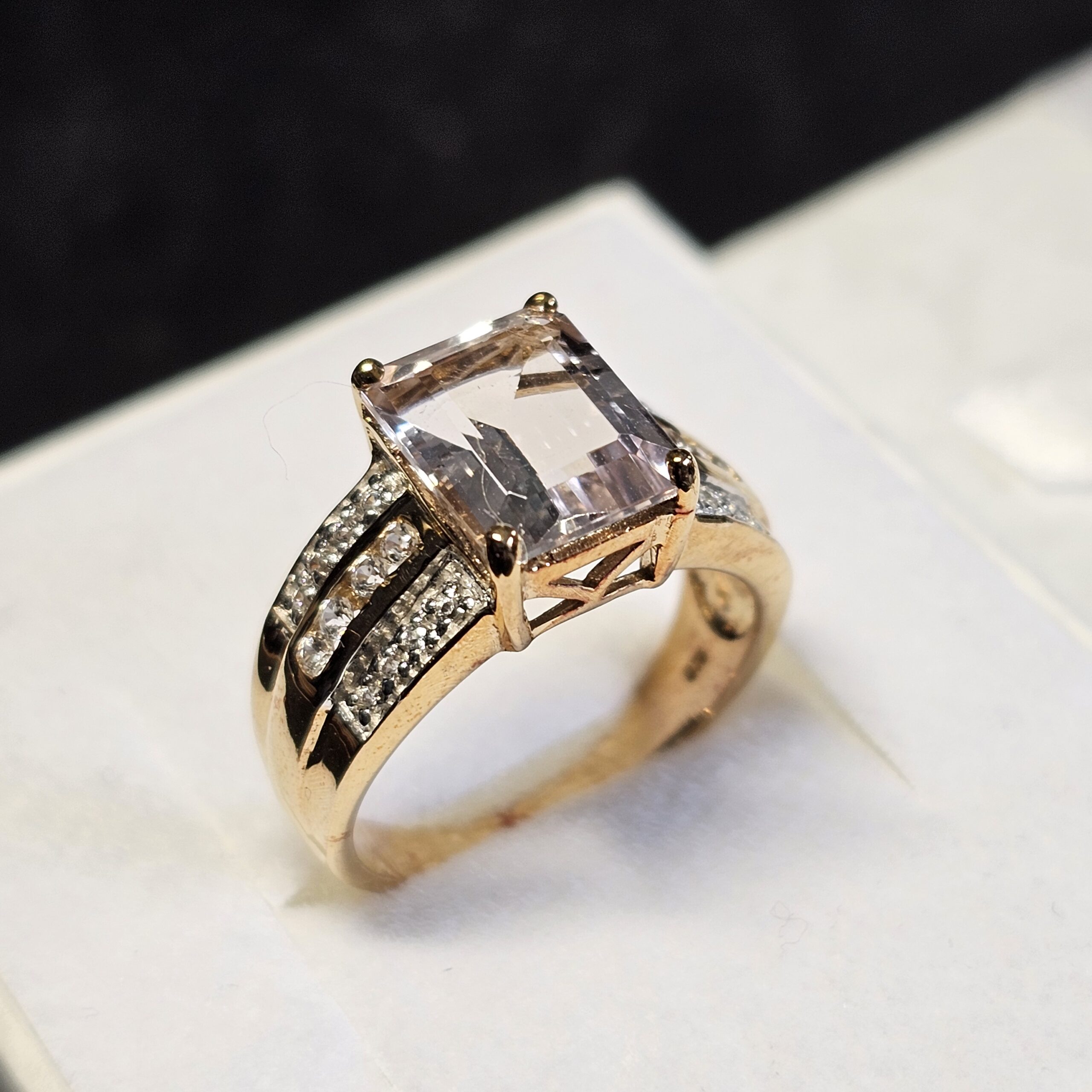 17,4 mm Nostalgischer Ring Gold 375 Bergkristall & Kristallsteinchen klein klar Vintage elegant GR404 – Bild 3