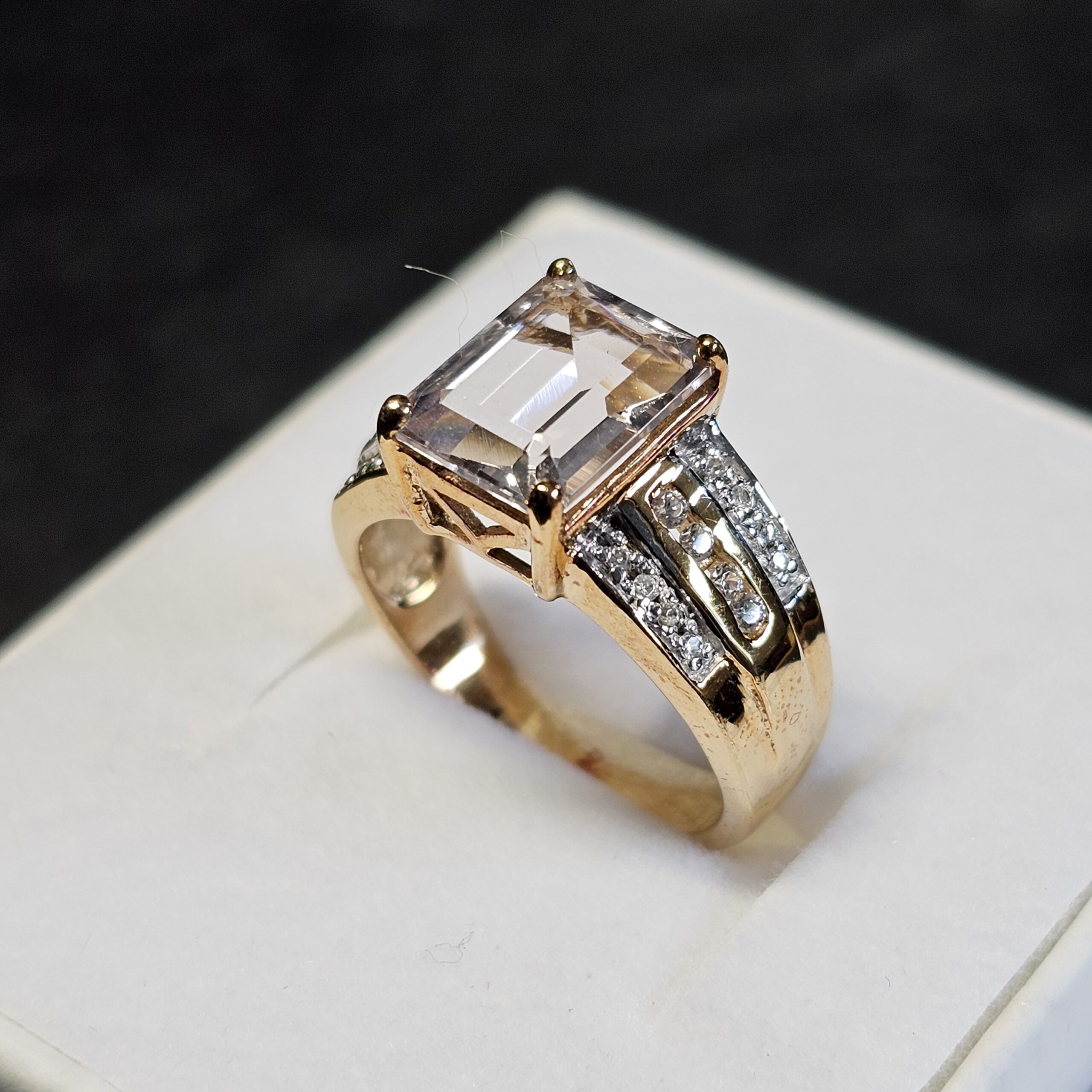 17,4 mm Nostalgischer Ring Gold 375 Bergkristall & Kristallsteinchen klein klar Vintage elegant GR404 – Bild 4