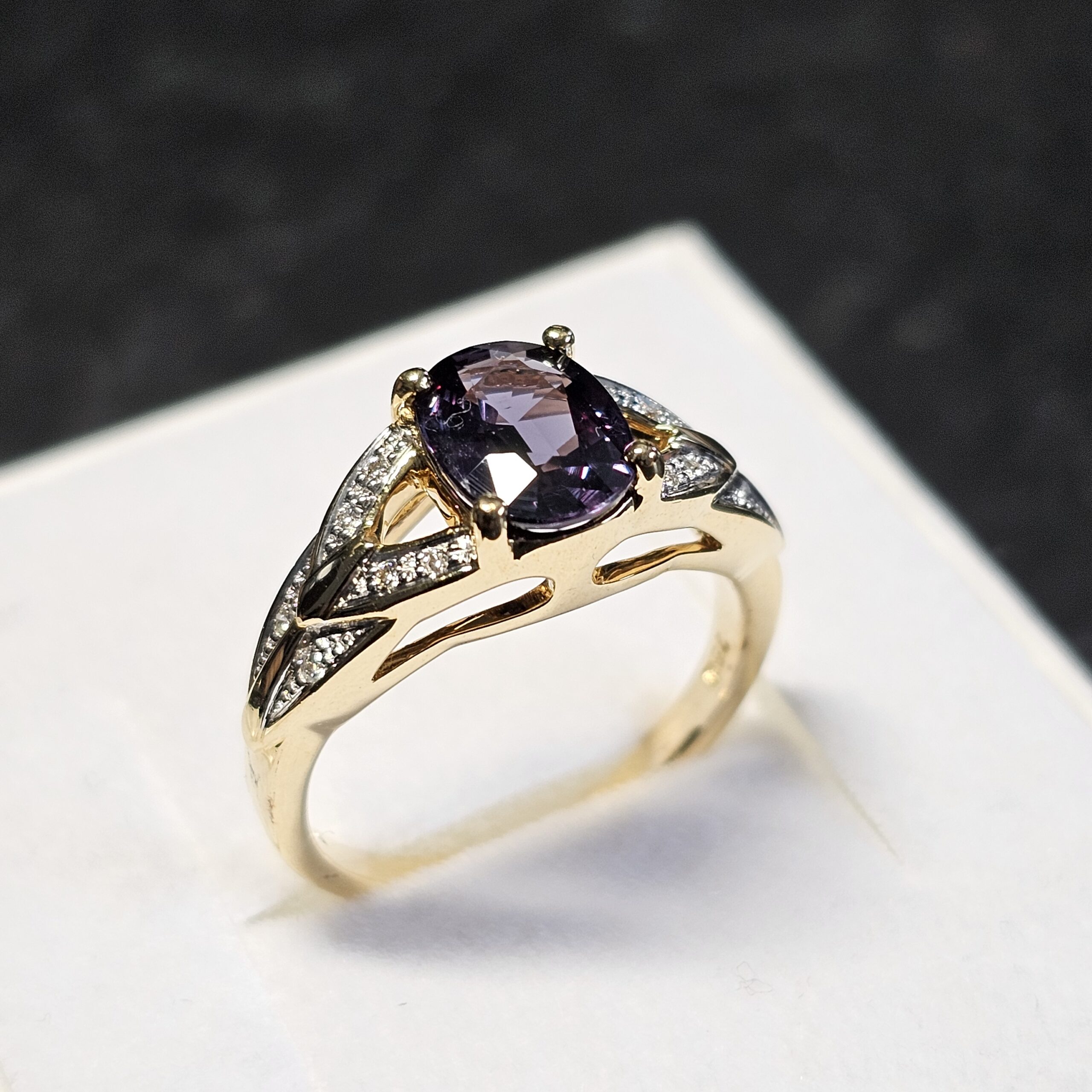 17,7 mm Eleganter Vintage Ring Gold 750 Turmalin Farbton Petrol & kleinste Diamantsteinchen selten rar GR413