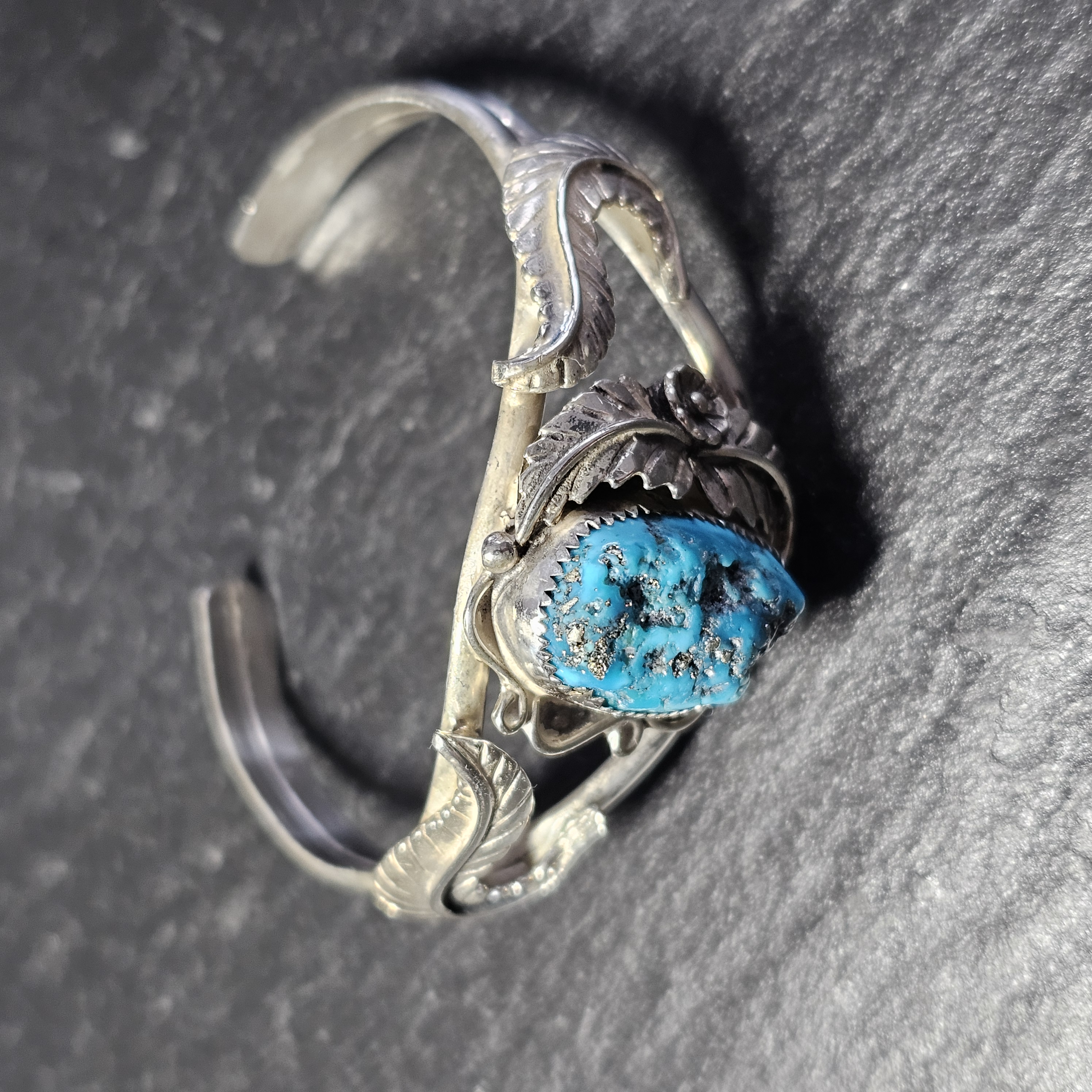 Armreif Armspange Indianerschmuck Silber Türkis Federn Silberschmiede Schmuck Unikat selten rar SA371 – Bild 4