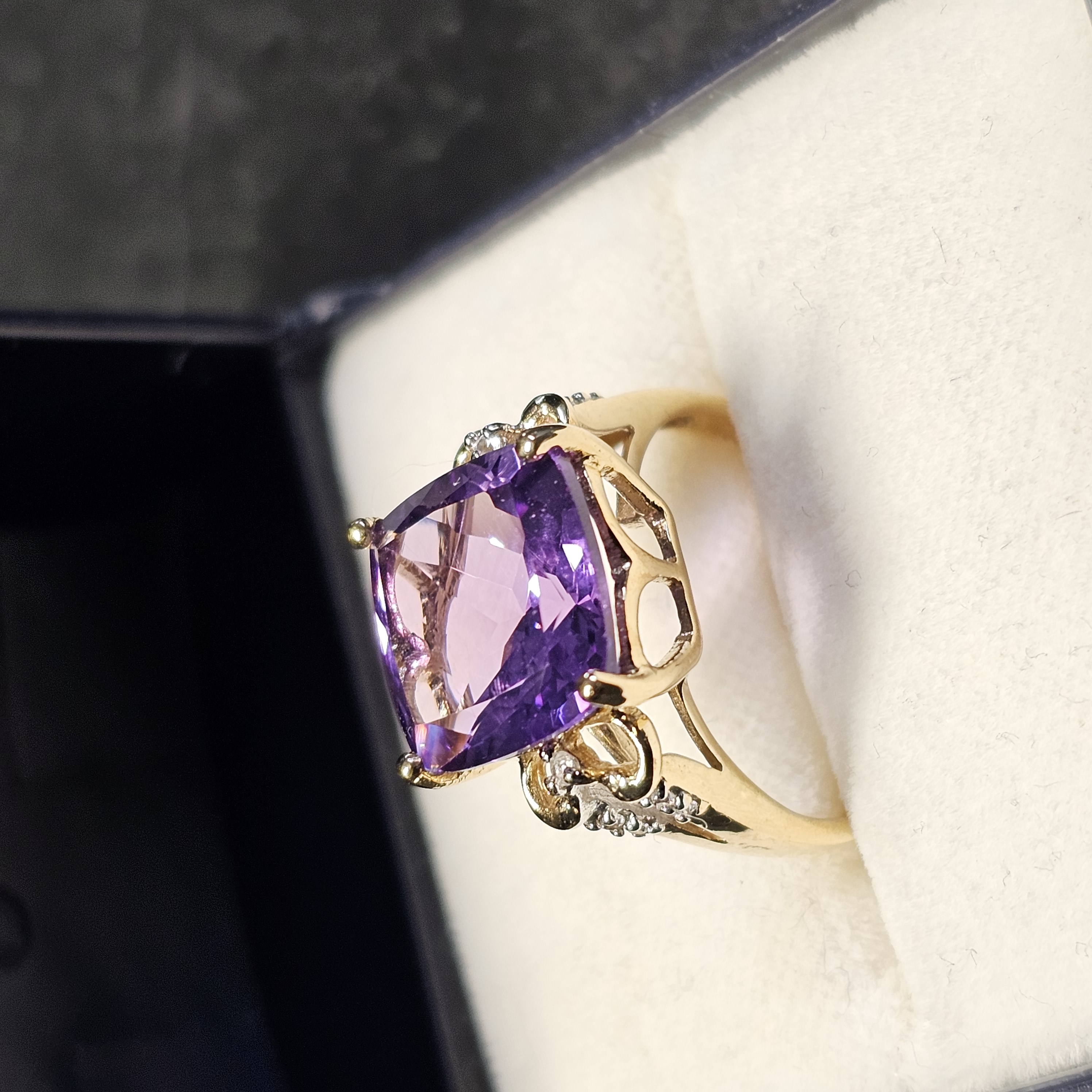17,4 mm Nostalgischer Ring Gold 375 teilplatiniert Amethyst & Kristalle kleine Steinchen klar Vintage Design elegant GR399