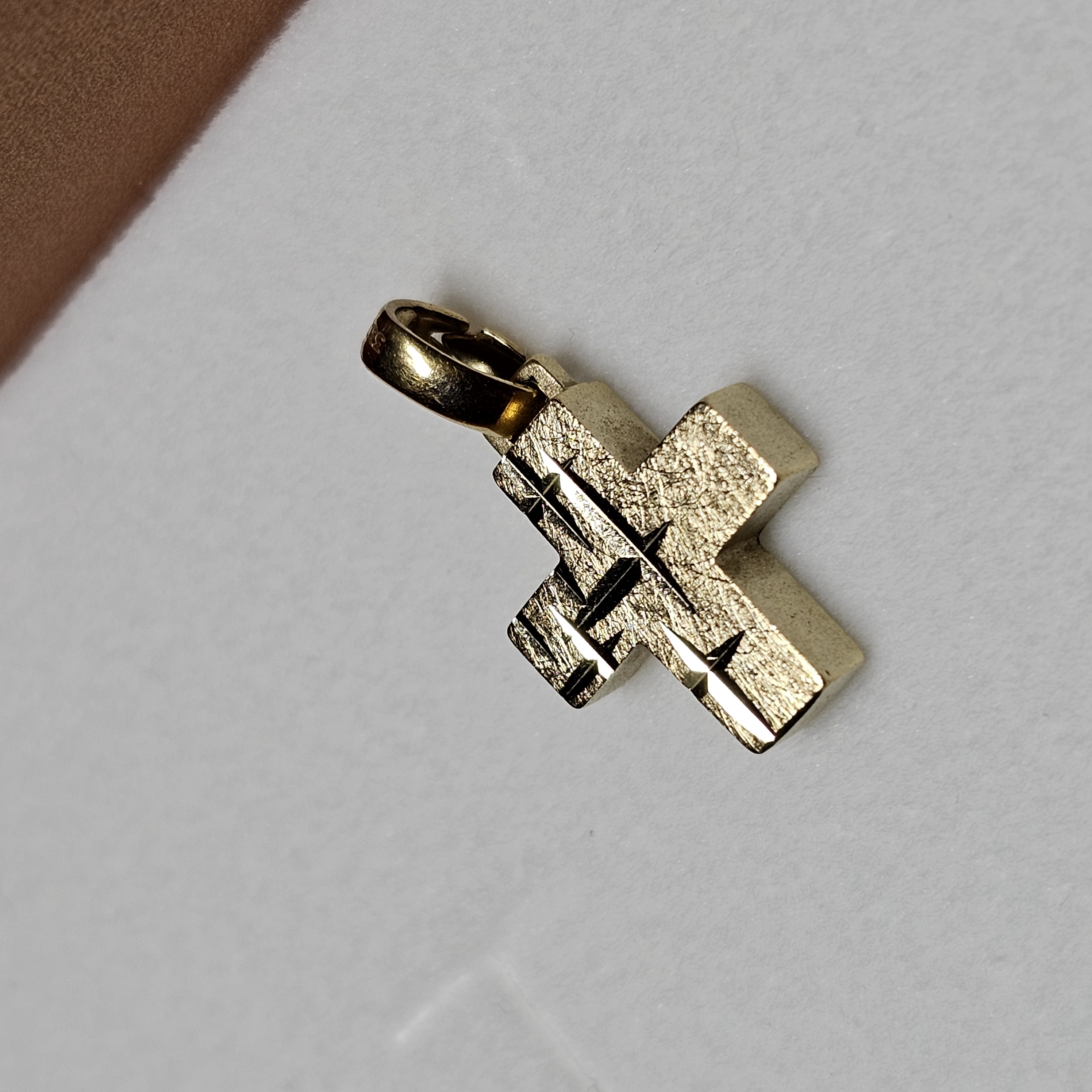 Kleiner Kreuzanhänger Anhänger Kreuz - ohne Kette - Gold 333 diamantierter Schliff Design Vintage elegant GAN253 – Bild 2