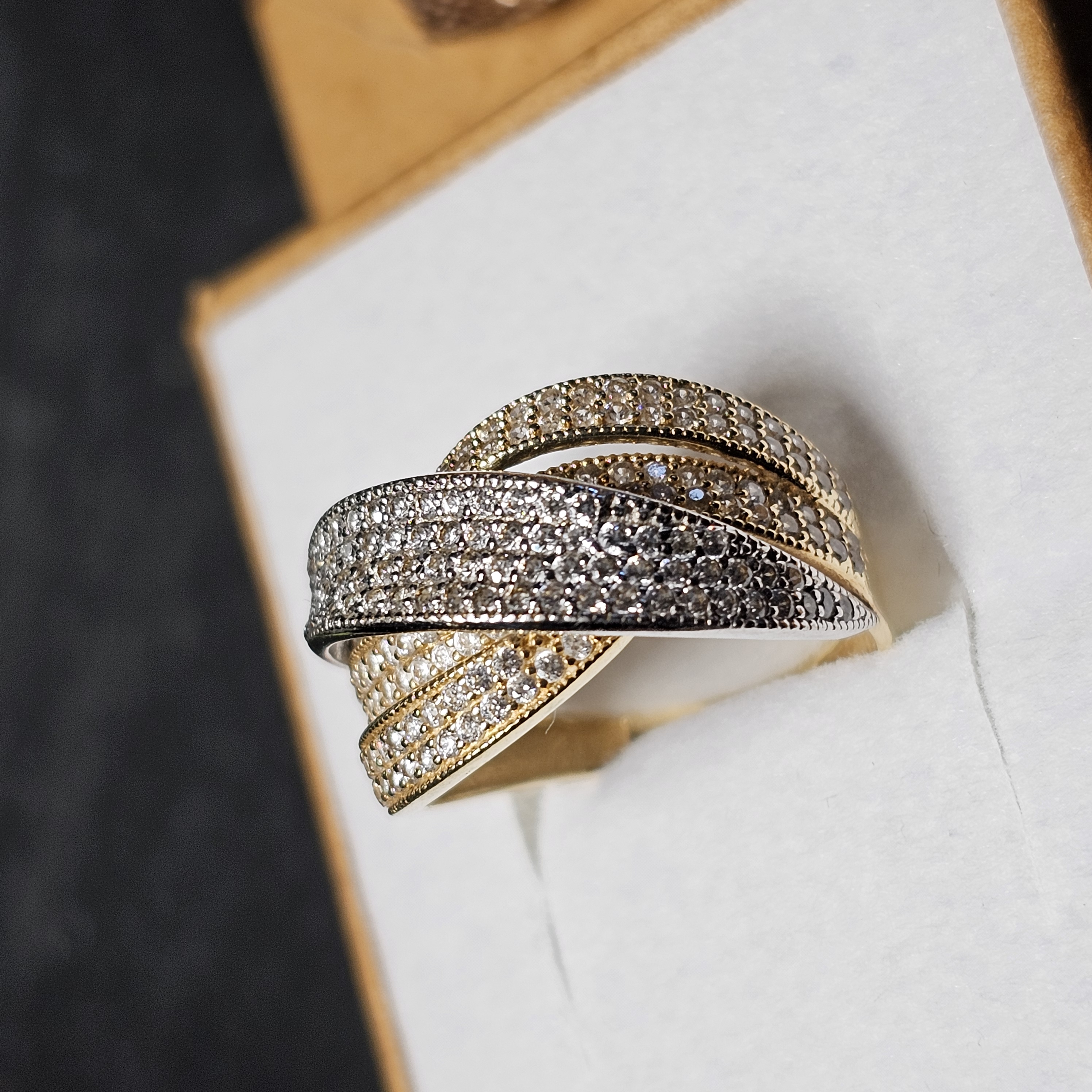 17,7 mm Design Ring bicolor Weißgold Gelbgold Gold 585 Kristalle Steinchen klar Vintage Eleganz selten rar GR237