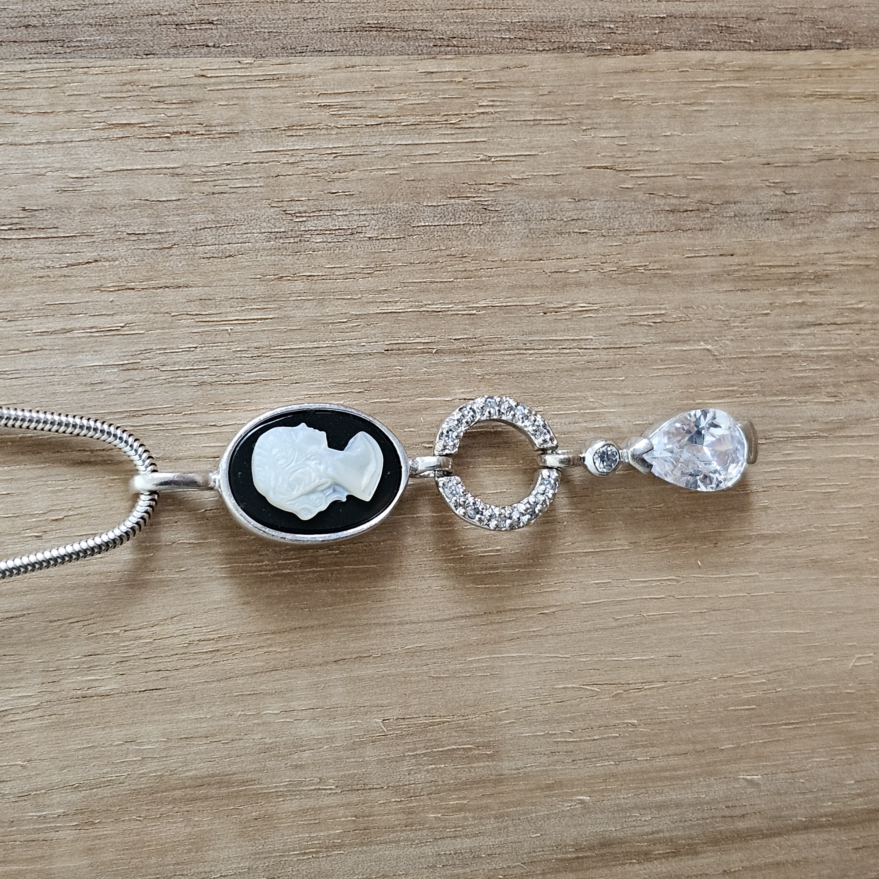 Anhänger lang Silberanhänger ohne Kette Silber 925 Gemme Kristalle Steinchen klar Design Vintage elegant SKA1340