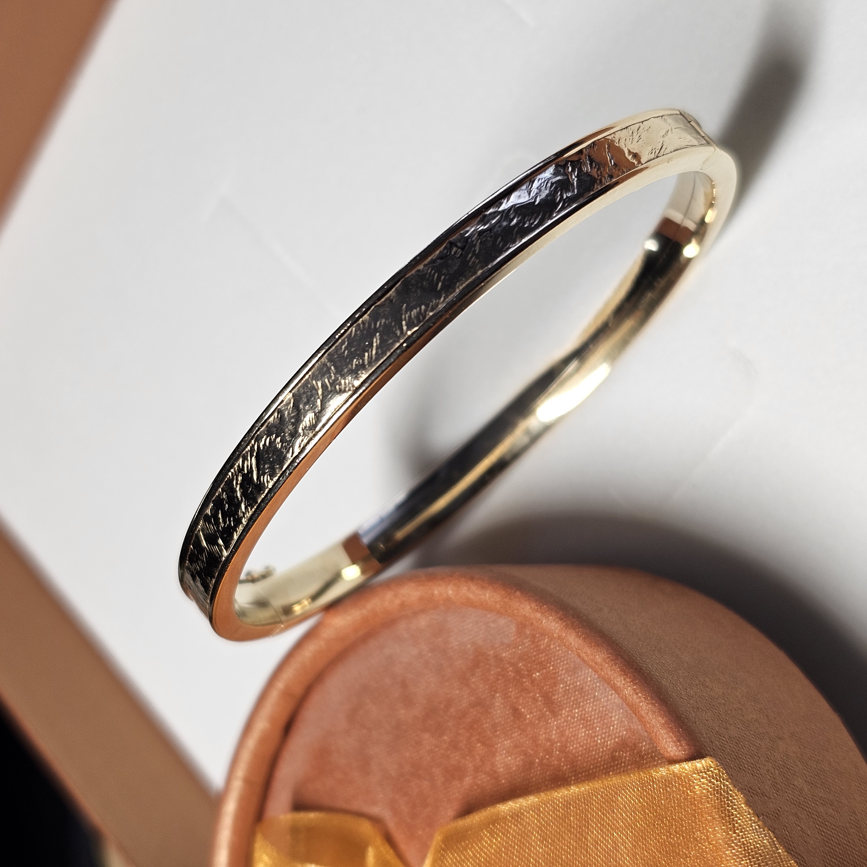 Nostalgischer Armreif Armspange Gold 375 Vintage Design elegant GA116