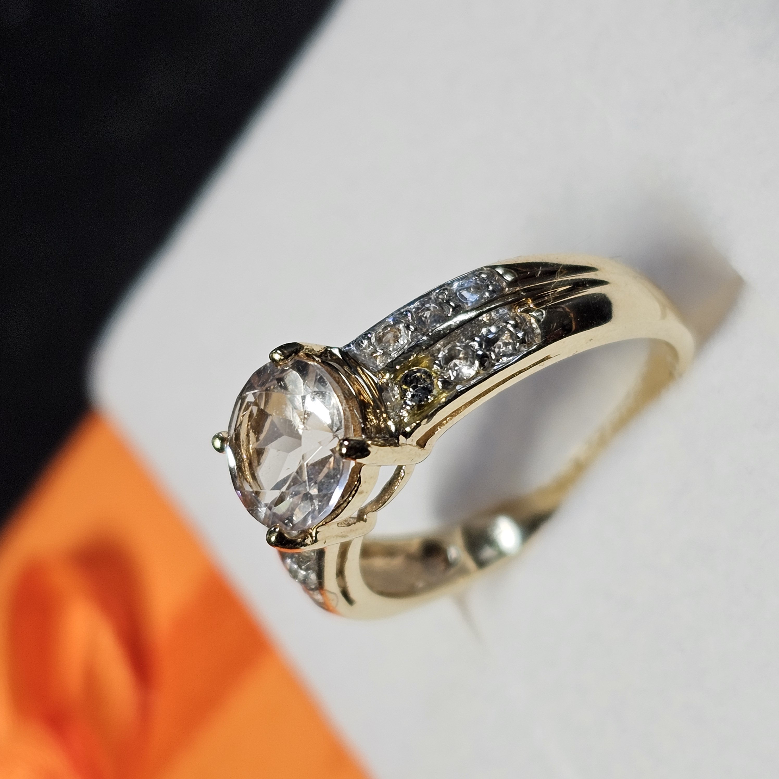 18 mm Nostalgischer Goldring Ring Gold 375 Kristallsteinchen klar Design Vintage elegant GR406