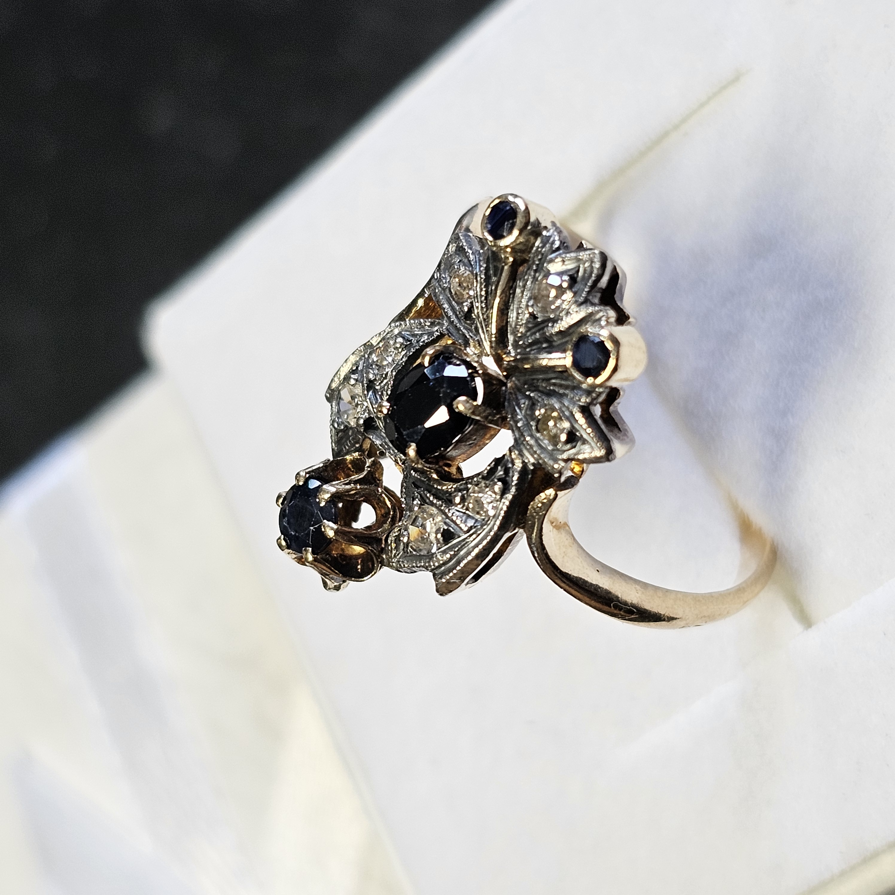 18,4 mm Nostalgischer Goldring Ring Gold 750 Saphire & Diamantsteinchen Shabby Vintage elegant GR427