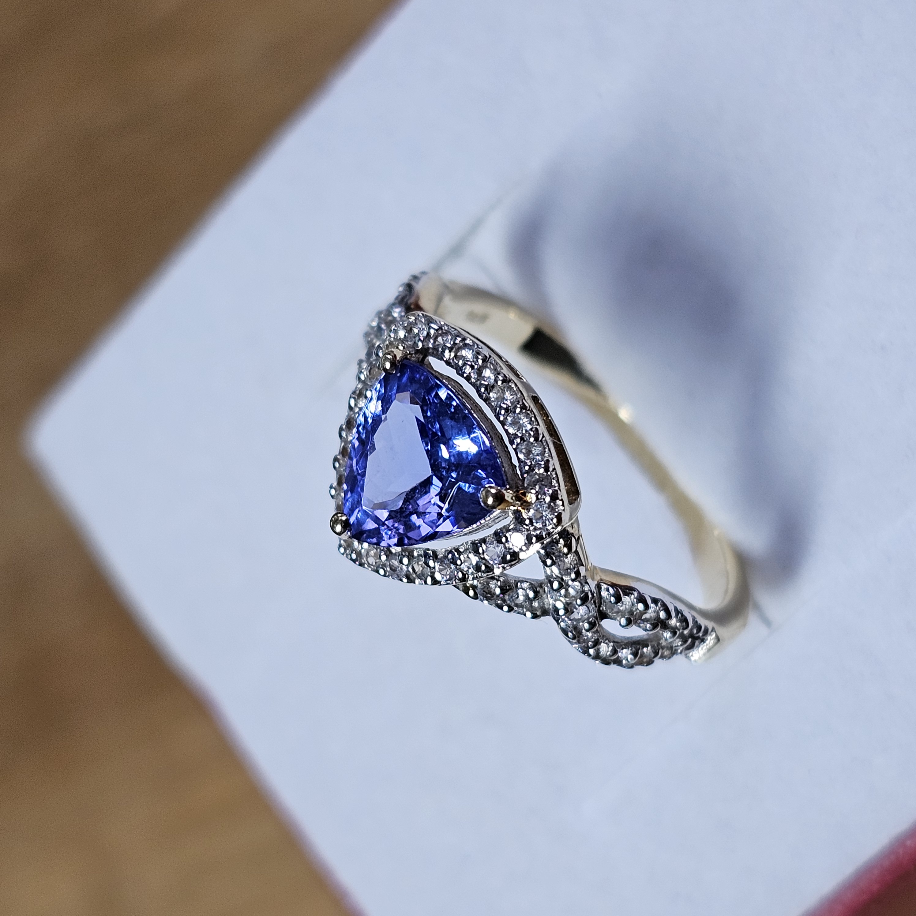 17,2 mm Nostalgischer Ring Gold 375 teilplatiniert Tansanit & Kalzit Steinchen klar Vintage Design elegant GR273