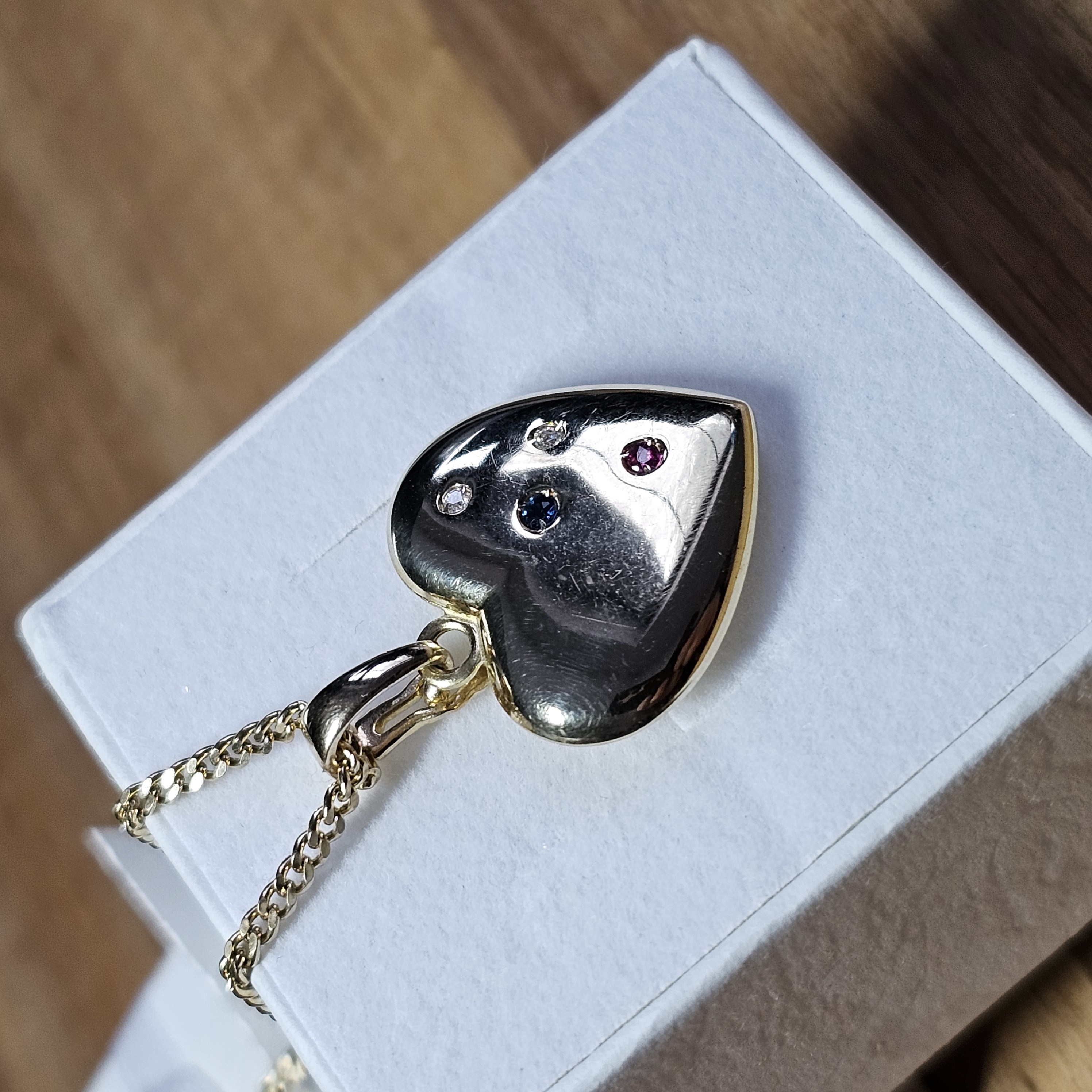 Nostalgischer Anhänger ohne Kette Herz Gold 375 Saphir Rubin Kristallsteinchen klar Vintage elegant GAN254