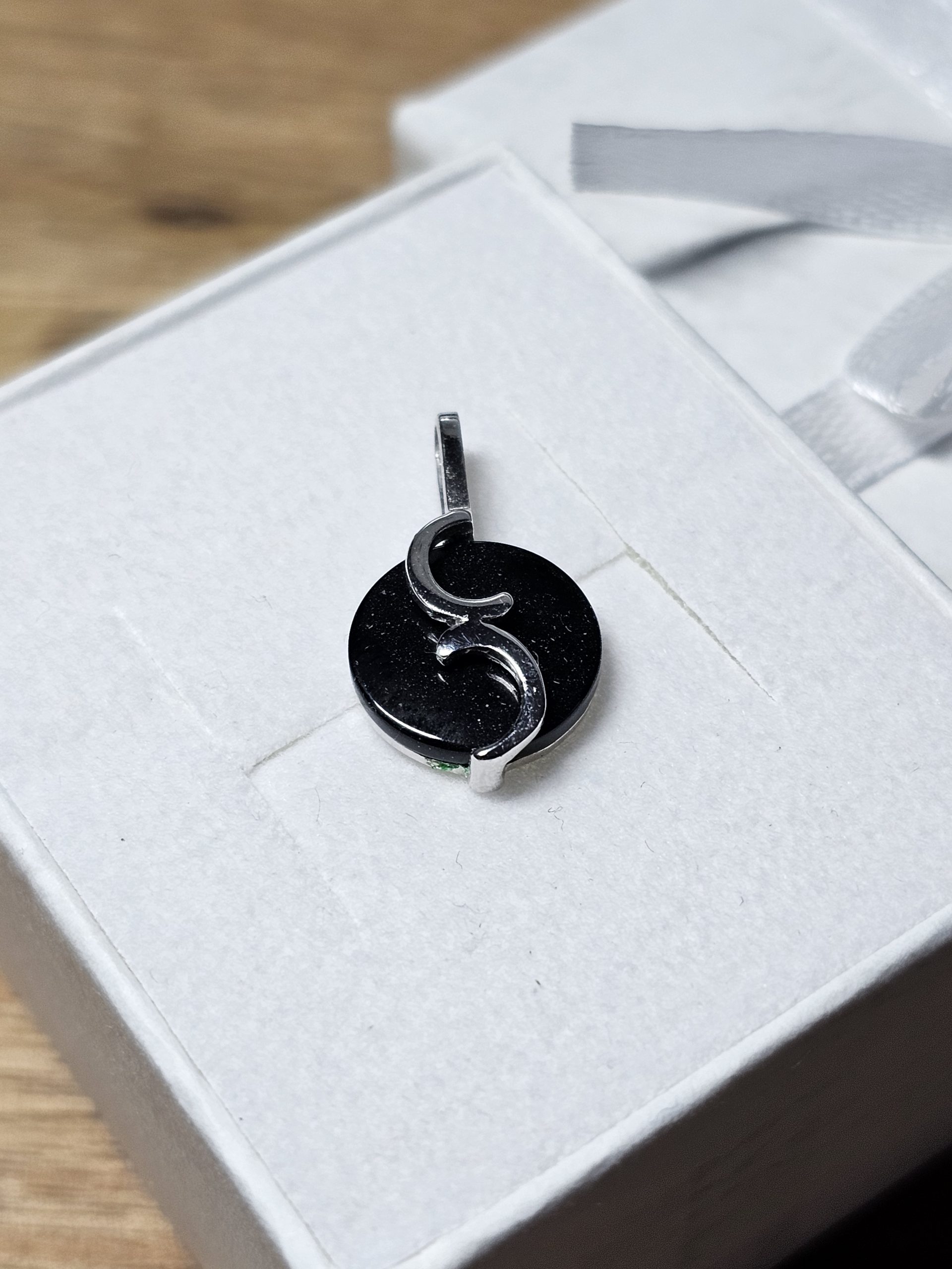 Anhänger ohne Kette rund Gold Weißgold 333 Onyx schwarz Design Vintage elegant GAN141 – Bild 2