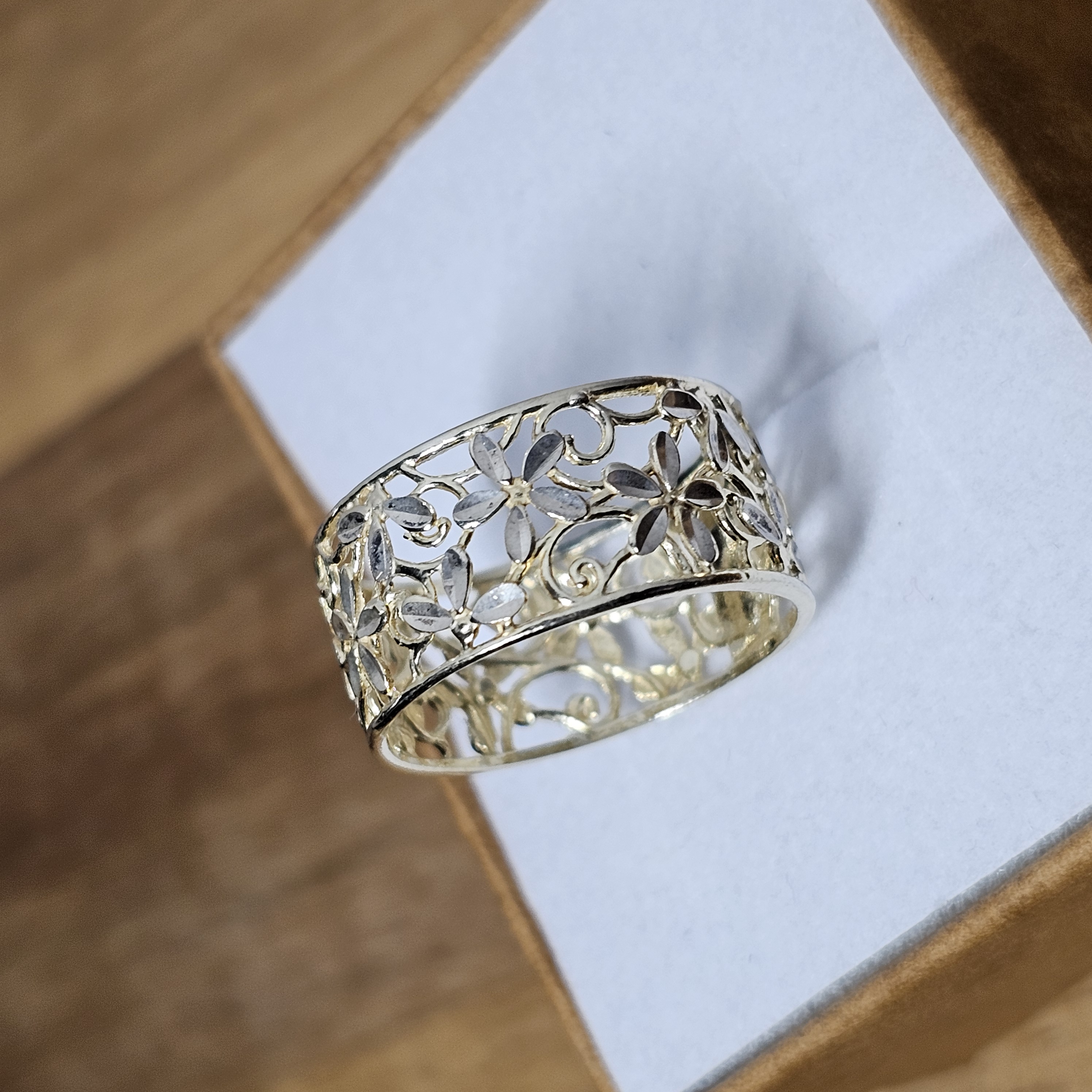 19,5 mm Eleganter Ring Bandring Silber 925 teilvergoldet diamantierter Schliff Design Blumen Blüten Vintage elegant SR1359