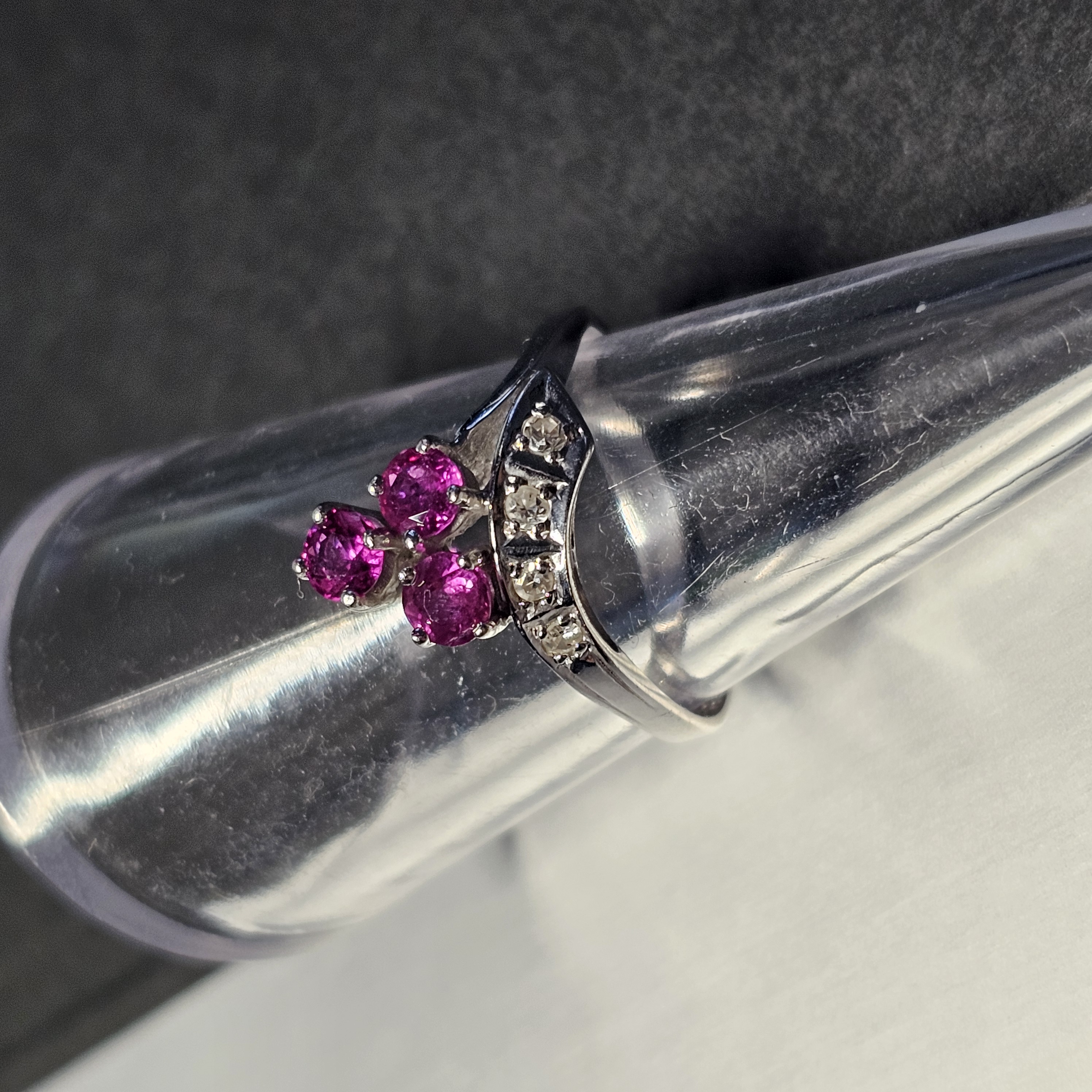 17,5 mm Ring Gold 585 Weißgold Rubine & Diamanten Vintage Eleganz GR343