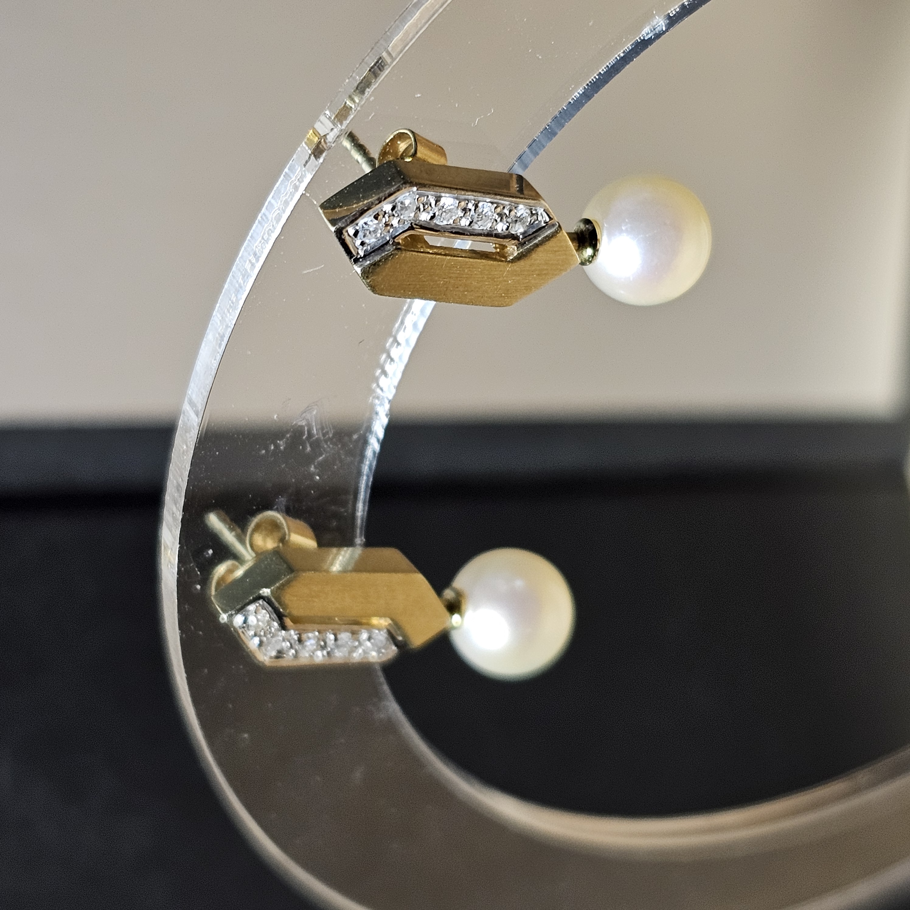 Ohrringe Goldohrringe Ohrstecker Gold 585 teilplatiniert Perle & je 5 Stck. Diamantsteinchen Design Vintage Eleganz OR208