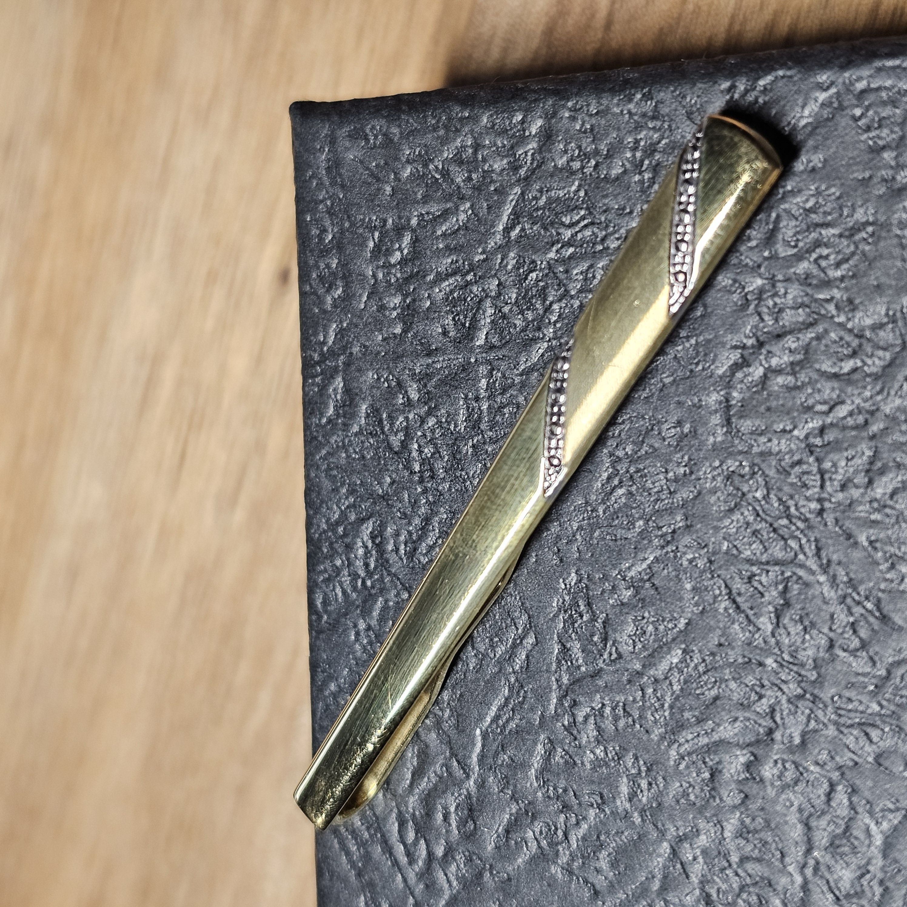 Krawattennadel Krawattenklammer Klemme Gold 585 teilplatiniert Design Vintage elegant GB126