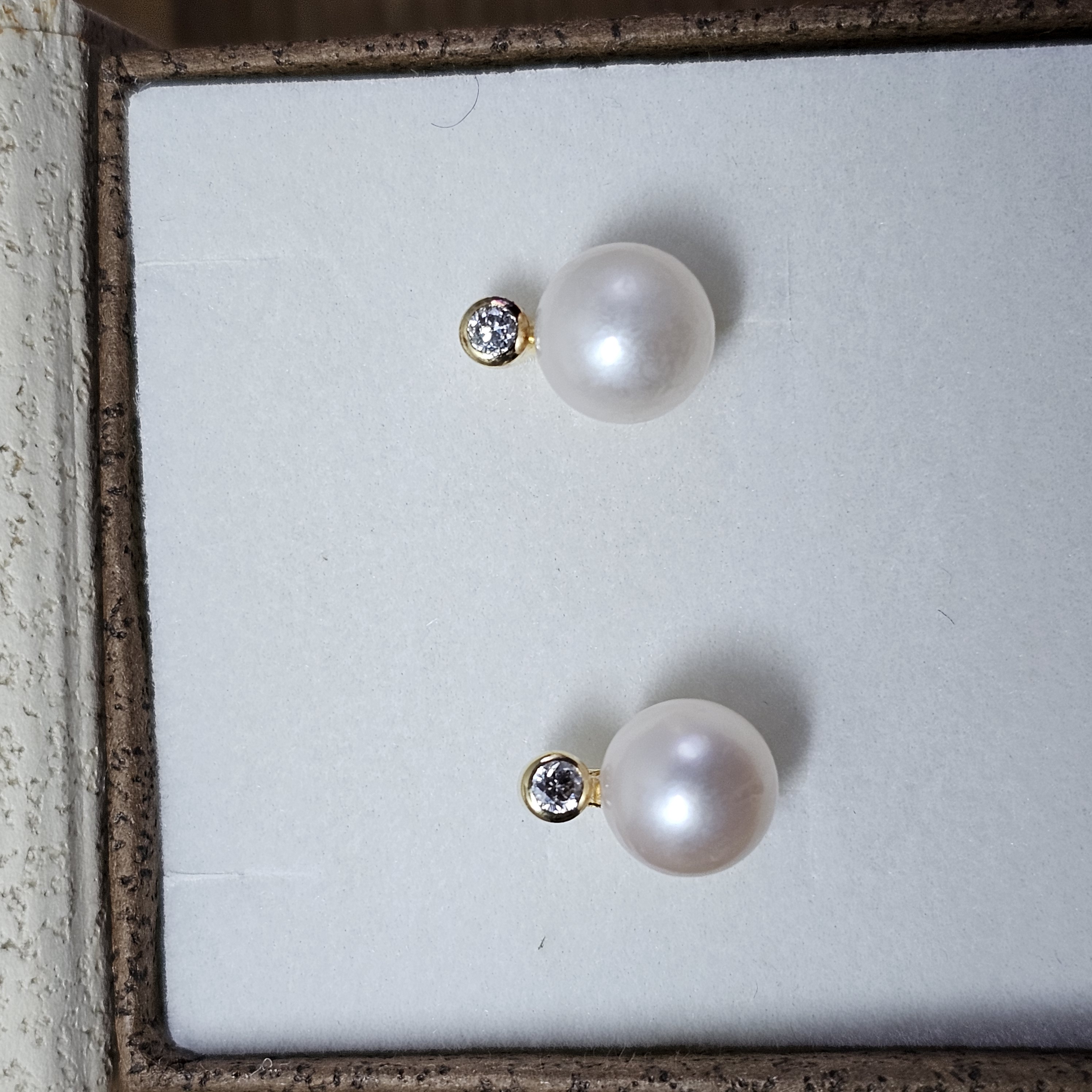 Nostalgische Ohrringe Ohrstecker Gold 585 Perle & kleine Diamantsteinchen Design edel Vintage OR213