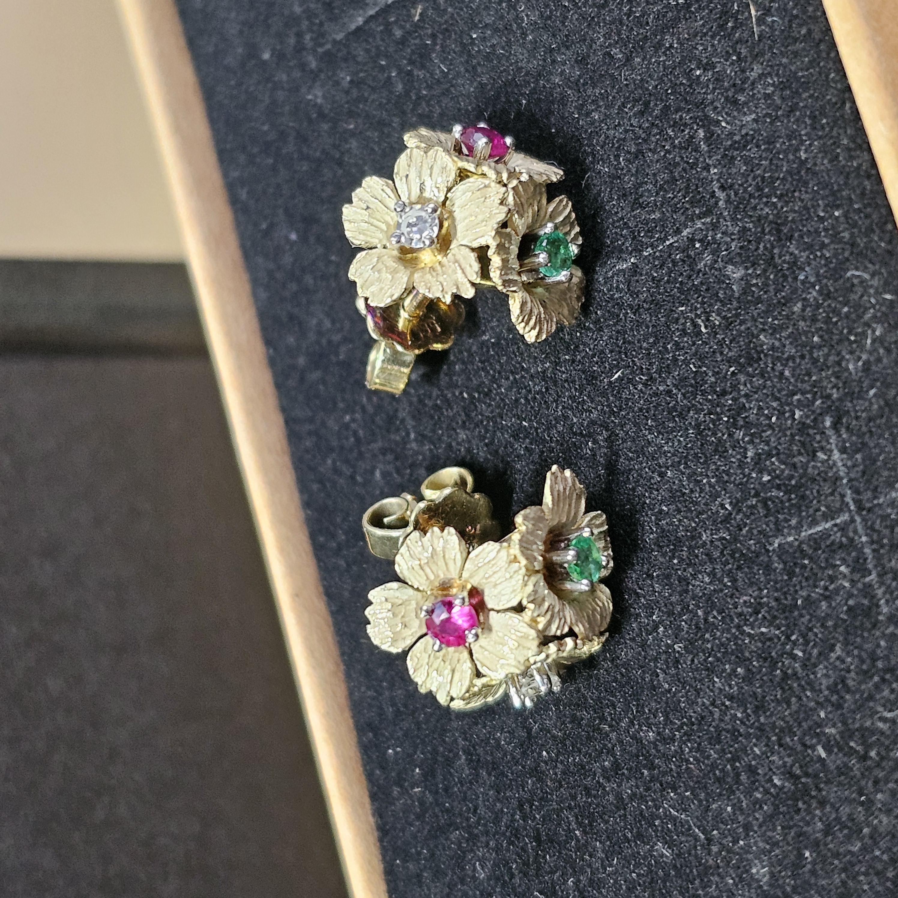 Nostalgische Ohrringe Ohrstecker Gold 585 Rubin Smaragd Moissanit Blumen Blüten florales Design Vintage elegant OR216