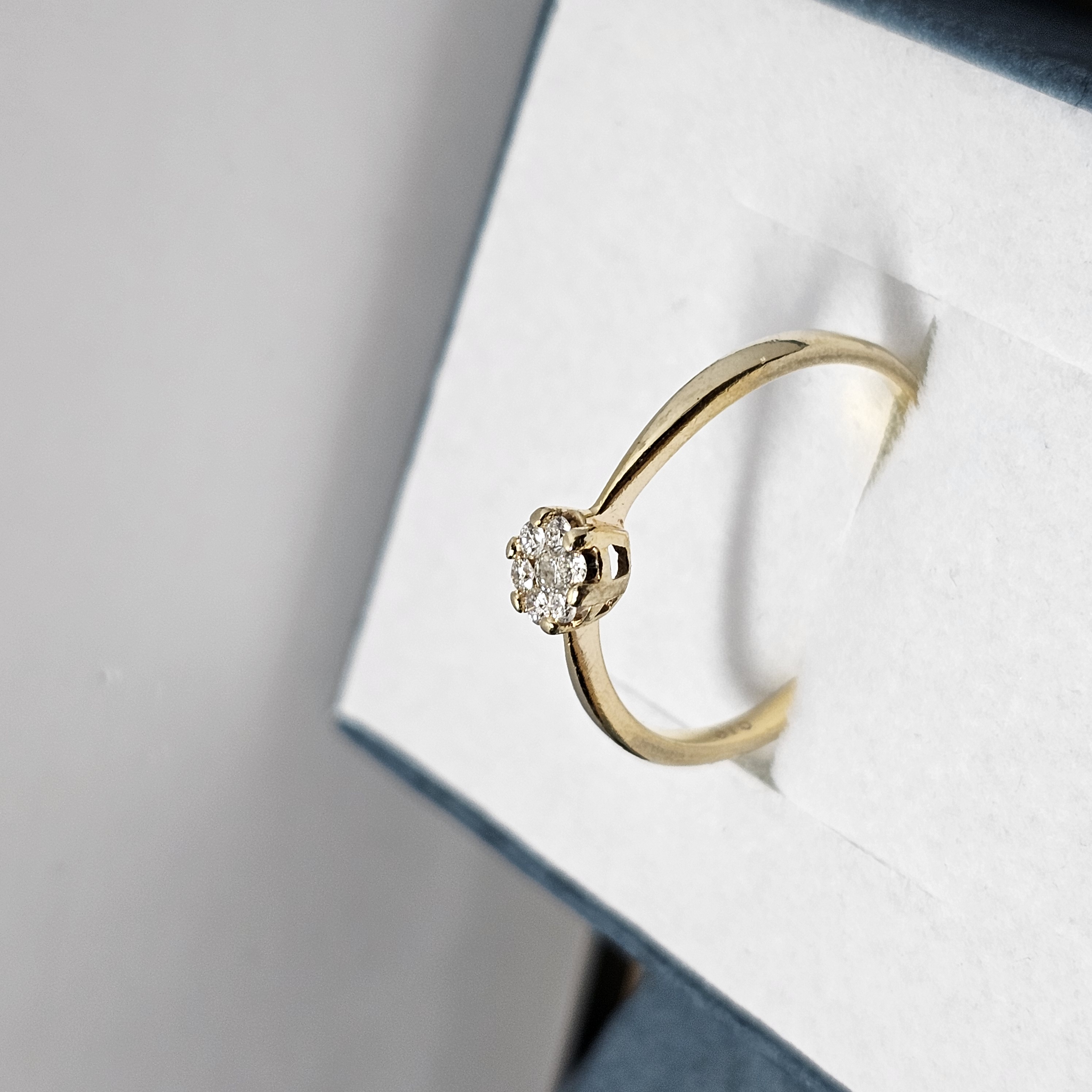 17,8 mm Goldring Ring Gold 375 Diamantsteinchen Vintage Design Blume Blüte elegant selten rar GR351