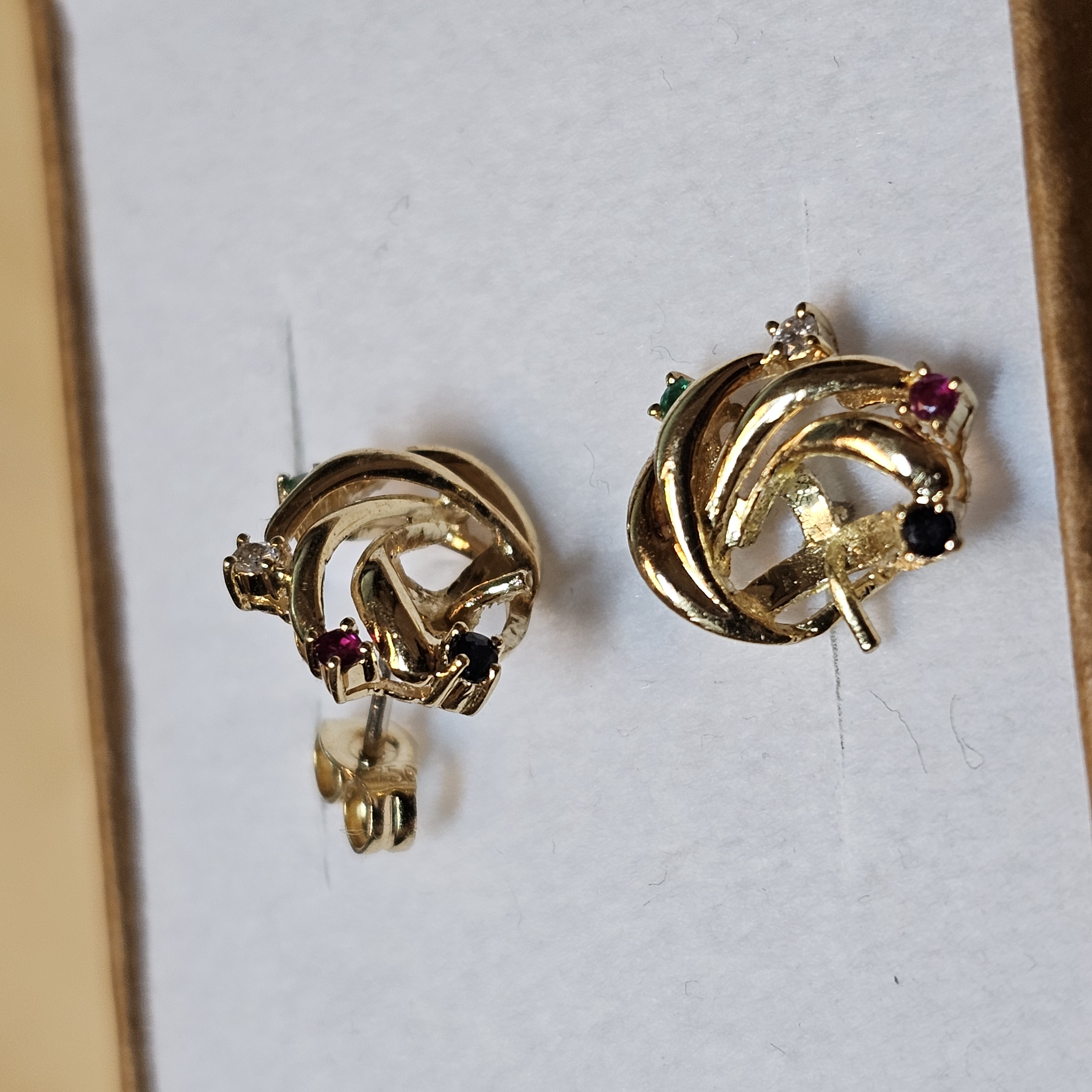 Nostalgische Ohrringe Ohrstecker Gold 750 Saphir Rubin Smaragd Moissanit Design Vintage Eleganz OR131